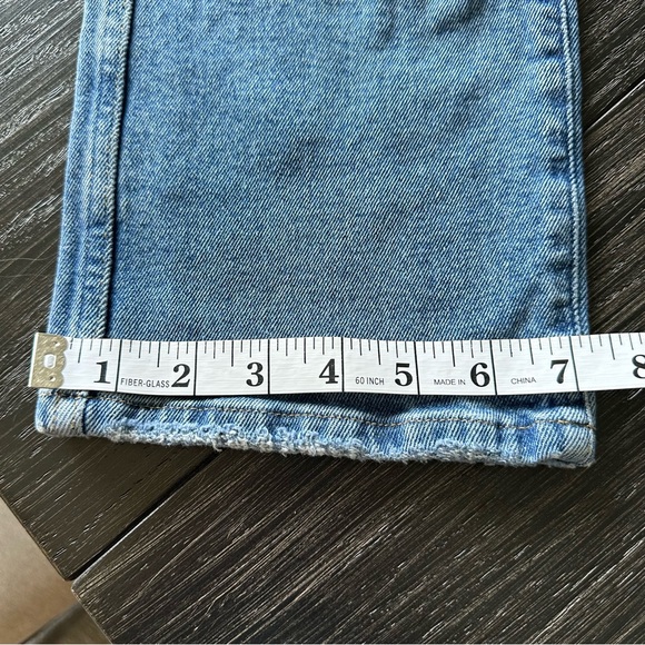 Good American Good Curve Straight Distressed High Rise Stretch Jeans, Size 6/28 - Picture 3 of 10